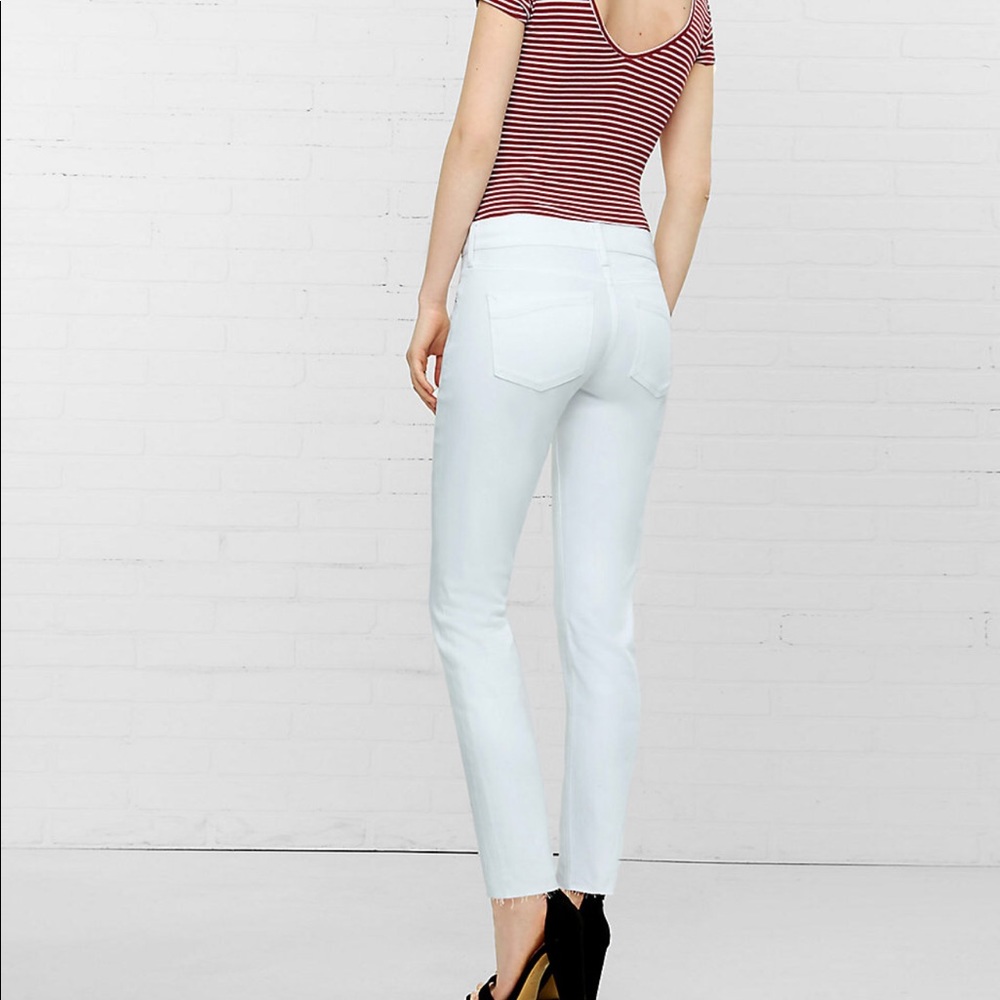EXPRESS WHITE MIDRISE RAW HEM CROPPED JEANS